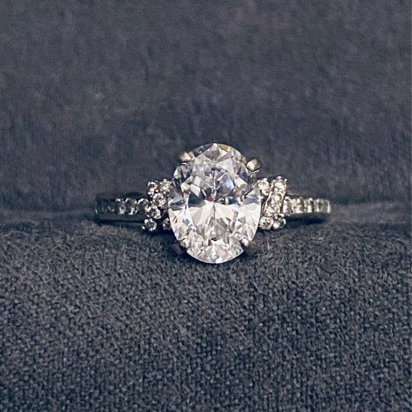 Diamond Ring / Engagement Ring
